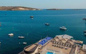 Gillieru Harbour Hotel